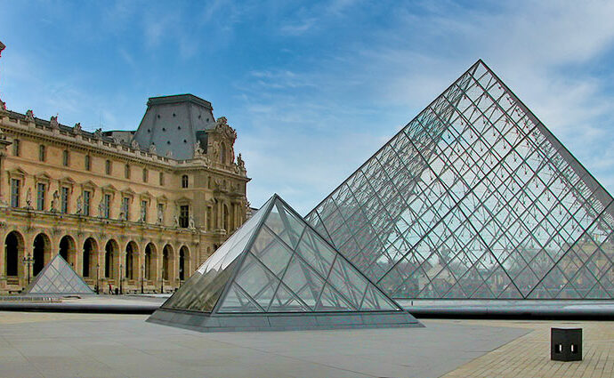Glaspyramiden am Louvre